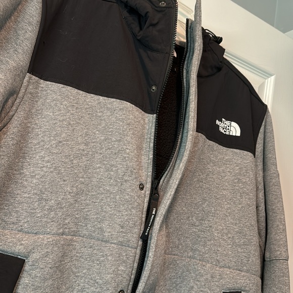 THE NORTH FACE Men’s Jacket - Picture 4 of 7